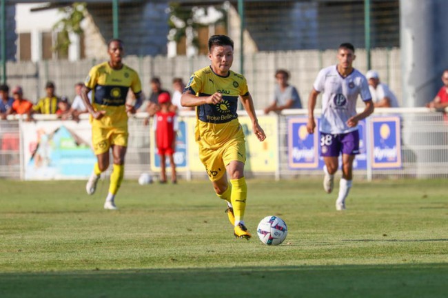 Quang Hải nhận tin vui tại Pau FC - Ảnh 2.