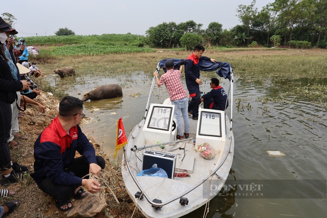 Cano, máy quay dưới nước tham gia tìm kiếm cô gái xinh đẹp mất tích tại Hà Nội - Ảnh 3.