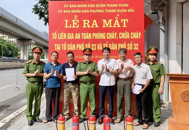 Quận Thanh Xuân: Ra mắt Tổ liên gia an toàn PCCC tại Thanh Xuân Bắc - Ảnh 2.