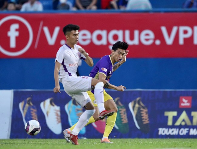 Thoát án phạt, Đoàn Văn Hậu góp mặt ở đội hình tiêu biểu vòng 13 V.League - Ảnh 1.