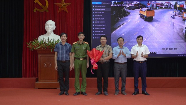 Huyện Đan Phượng ra mắt mô hình &quot; Camera an ninh&quot; năm 2022 - Ảnh 1.