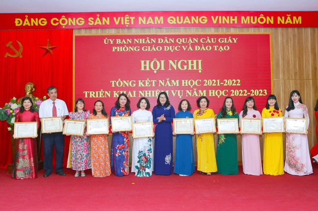 Năm học 2021-2022, quận Cầu Giấy xếp thứ nhất kỳ thi học sinh giỏi cấp thành phố - Ảnh 1.