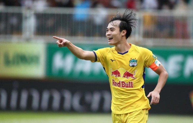 Cầu thủ xuất sắc nhất tháng 7 V.League 2022: Tài năng 19 tuổi xứng đáng hơn Văn Toàn? - Ảnh 1.