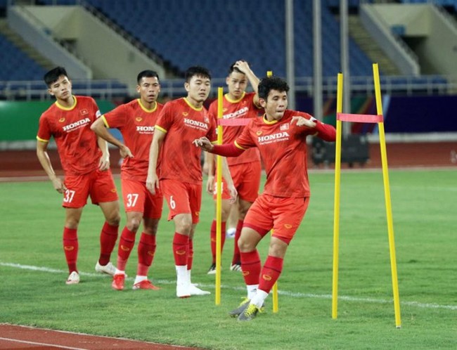 Choáng váng: ĐT Việt Nam thi đấu ở AFF Cup còn đáng sợ hơn Ngoại hạng Anh - Ảnh 1.