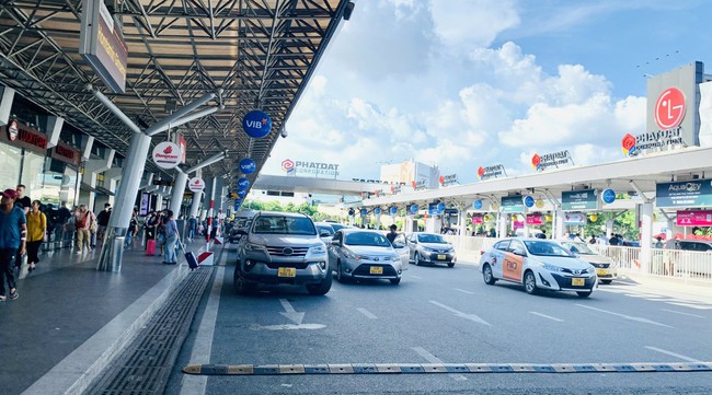 Sớm khởi công nhà ga T3 sân bay Tân Sơn Nhất và đường nối, giảm áp lực ùn tắc - Ảnh 3.