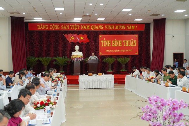 Thủ tướng Phạm Minh Chính: Bình Thuận phải phát triển xanh, nhanh, bền vững - Ảnh 1.