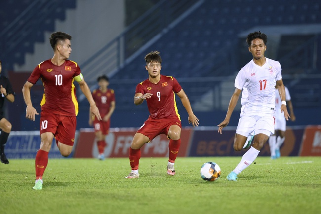 Nguyễn Văn Trường 1m82 tỏa sáng, U19 Việt Nam đánh bại U19 Myanmar - Ảnh 1.