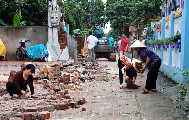 Hiến đất làm đường, tôi có được bồi thường khi thi công gây lún nhà? - Ảnh 1.