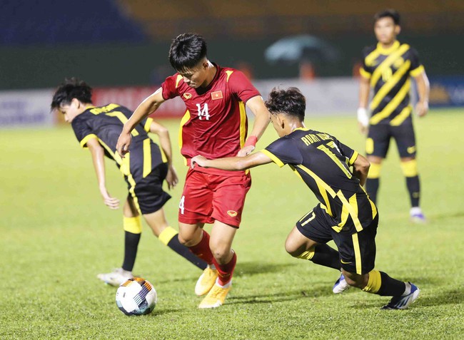 Thắng U19 Malaysia, HLV Đinh Thế Nam &quot;tính kế&quot; quyết đấu với người Thái - Ảnh 2.