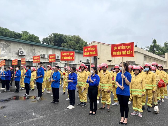 Quận Ba Đình: Nâng cao năng lực phòng cháy chữa cháy cho cơ sở, người dân - Ảnh 1.
