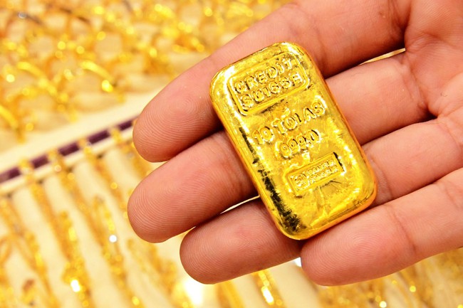 Nhiều người mua vàng đang lỗ hơn 6 triệu đồng - Ảnh 1.