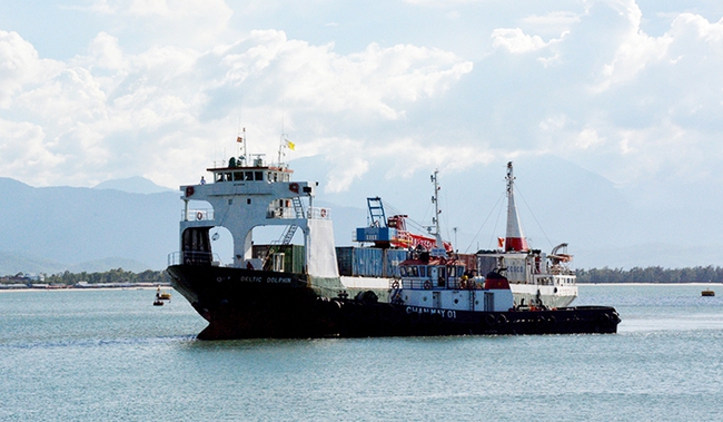 Thừa Thiên Huế: Cảng Chân Mây đón tàu container quốc tế đầu tiên  - Ảnh 1.