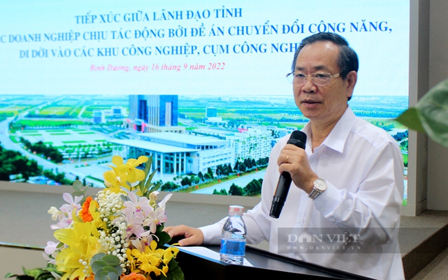 Ông Nguyễn Văn Dành - Phó Chủ tịch UBND tỉnh Bình Dương đề nghị các sở ngành tham mưu kế hoạch, chính sách cụ thể giải quyết khó khăn cho doanh nghiệp. Ảnh: Trần Khánh