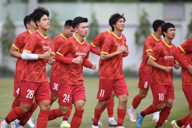 Đỗ Hùng Dũng xem Phan Tấn Tài, Nhâm Mạnh Dũng là tương lai của bóng đá Việt Nam - Ảnh 2.