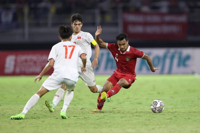 Đội nhà suýt bị loại, báo Trung Quốc quay sang mỉa mai U20 Việt Nam - Ảnh 1.