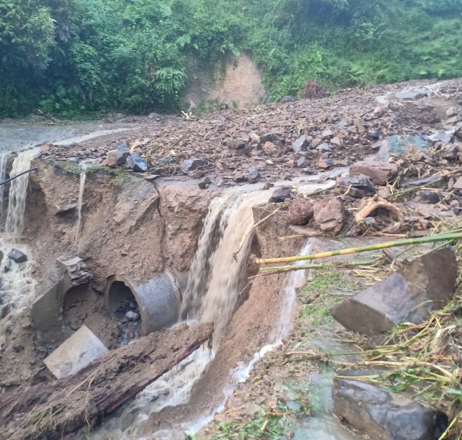 Mưa lũ kinh hoàng khiến huyện miền núi ở Nghệ An thiệt hại gấp 5 lần thu ngân sách cả năm - Ảnh 5.