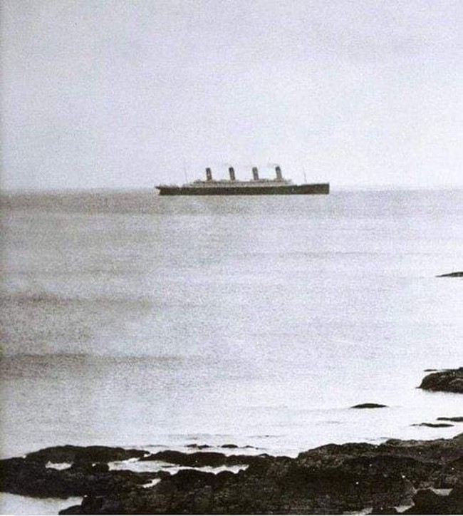 Hé lộ những bức ảnh cuối cùng chụp con tàu Titanic - Ảnh 1.