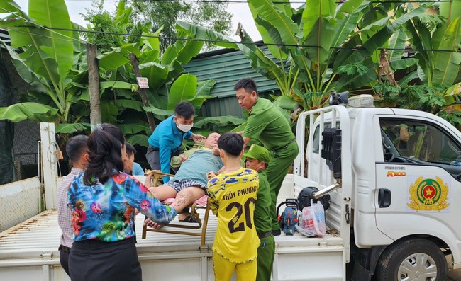 TT-Huế: Cảnh báo nguy cơ sạt lở núi rất cao tại tuyến đường vào thủy điện Rào Trăng - Ảnh 2.