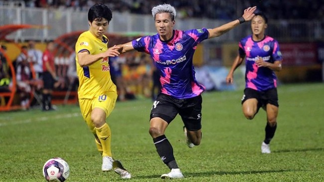 HAGL bị Sài Gòn FC cầm hòa, HLV Kiatisak nói điều bất ngờ - Ảnh 2.
