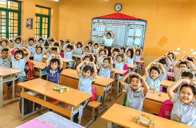 Huyện Sóc Sơn: Không bắt buộc học sinh phải mua đồng phục cho năm học mới - Ảnh 1.