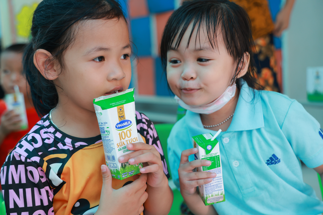 Dự án &quot;Phát triển Báo chí Việt Nam&quot; tổ chức hoạt động tập huấn và tặng quà cho trẻ em khó khan tại Lai Châu - Ảnh 13.