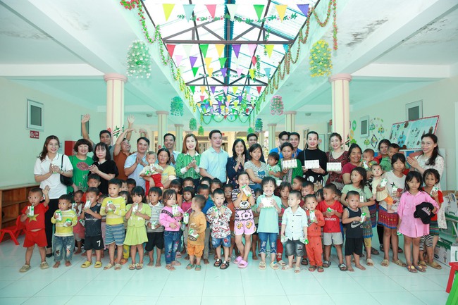 Dự án &quot;Phát triển Báo chí Việt Nam&quot; tổ chức hoạt động tập huấn và tặng quà cho trẻ em khó khan tại Lai Châu - Ảnh 14.