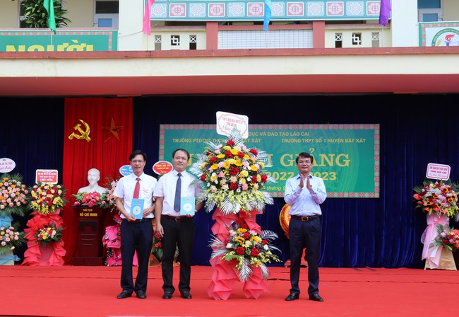 Bí thư Tỉnh ủy Lào Cai dự khai giảng tại Bát Xát - Ảnh 3. Bí thư Tỉnh ủy Lào Cai dự khai giảng tại Bát Xát - Ảnh 3.