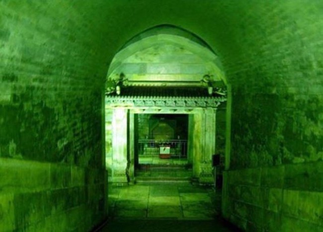 Lăng mộ của vua Càn Long và Từ Hi Thái Hậu còn lại gì sau vụ trộm - Ảnh 1.