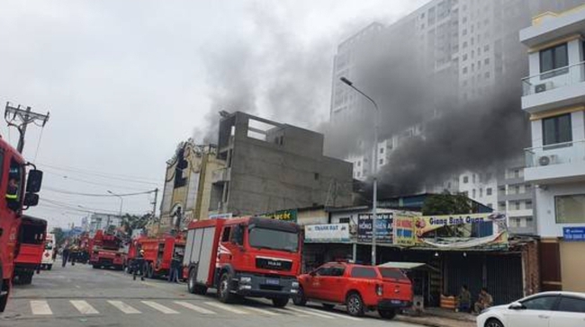 Bình Dương họp báo công bố thông tin chính thức về vụ cháy tại quán karaoke An Phú - Ảnh 1.