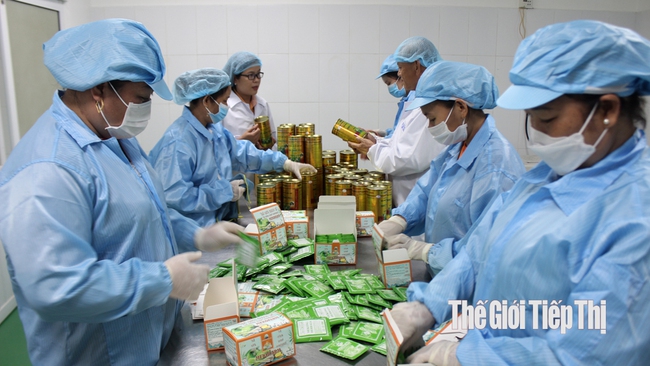 Công ty Công ty CP Mekong Herbals có hơn 20 dòng sản phẩm từ trái gấc hữu cơ. Ảnh: Trần Khánh