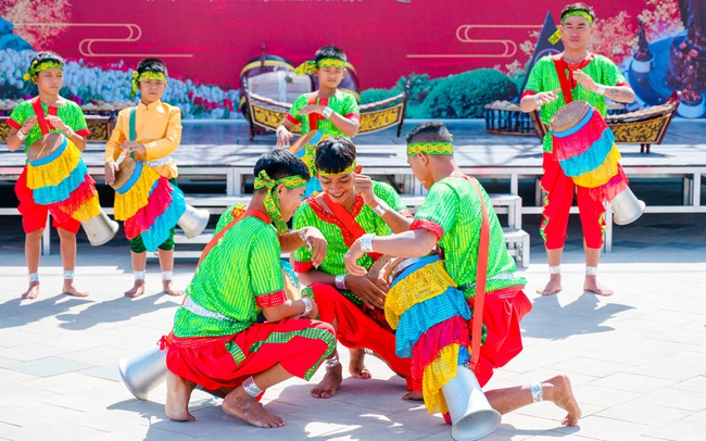 Múa trống Chhay dăm, một nét văn hóa bản địa đặc sắc của Tây Ninh. Ảnh: PV