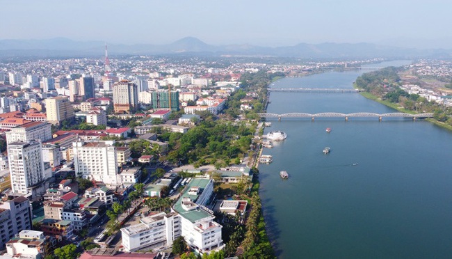 Thừa Thiên Huế triển khai nhiều quy hoạch, đề án quan trọng để trở thành thành phố Trung ương - Ảnh 1.