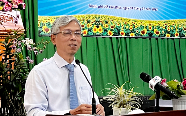 Phó chủ tịch UBND TP.HCM Võ Văn Hoan gợi ý giải pháp tạo bức phá cho ngành nông nghiệp. Ảnh: Nguyên Vỹ