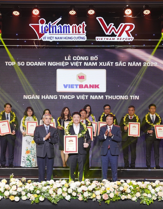 Vietbank vào Top 50 Doanh nghiệp xuất sắc nhất Việt Nam 2022 - Ảnh 1.