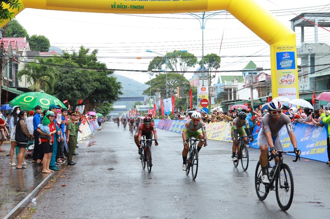 Tân Hiệp Phát đồng hành cùng Giải xe đạp Quốc tế Truyền hình Bình Dương 2023 - Cúp Number 1 - Ảnh 3.