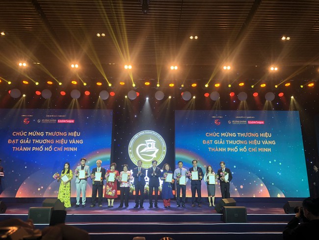 TP.HCM tôn vinh 45 doanh nghiệp đạt giải thưởng Thương hiệu Vàng 2022 - Ảnh 1.