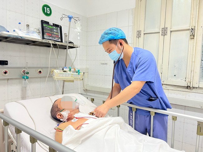 Phẫu thuật cấp cứu thành công ca chấn thương lồng ngực nặng và phức tạp - Bệnh viện Việt Đức - Ảnh 1.
