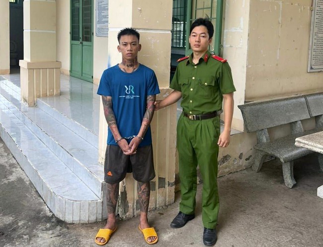 Bắt đối tượng dùng búa đánh vào đầu khiến thiếu niên 16 tuổi trọng thương ở Ninh Thuận - Ảnh 1.