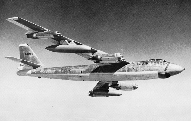 Chấn động vụ thất lạc bom hạt nhân khi 2 máy bay “va nhau” năm 1958 - Ảnh 4.