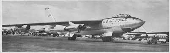Chấn động vụ thất lạc bom hạt nhân khi 2 máy bay “va nhau” năm 1958 - Ảnh 9.