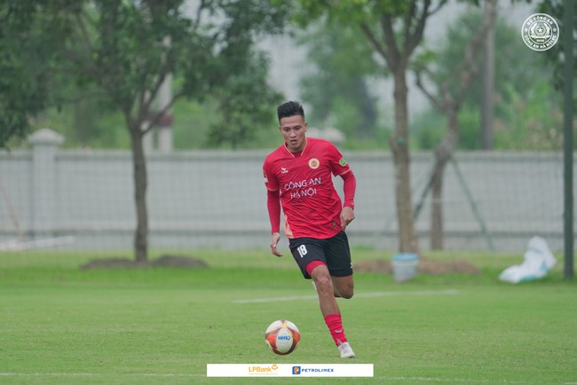 Đẩy mạnh chiều sâu đội hình, CAHN chiêu mộ thêm cựu tiền đạo U23 Việt Nam - Ảnh 1.