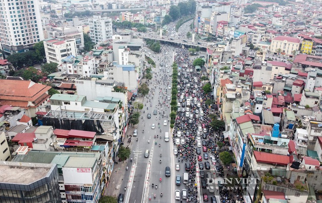 Người dân Thủ đô nói gì trước thông tin làm nhánh chuyển tiếp từ Vành đai 2 trên cao xuống đường Nguyễn Trãi? - Ảnh 1.