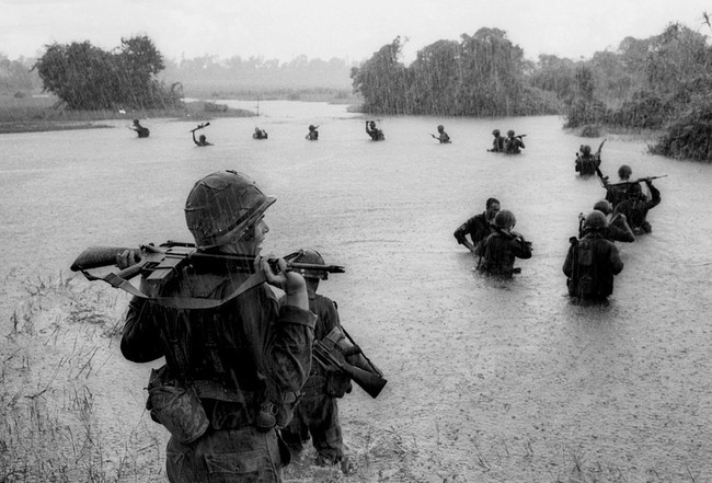 Chùm ảnh nổi tiếng nhất về lính Mỹ trong chiến tranh Việt Nam - Ảnh 2.