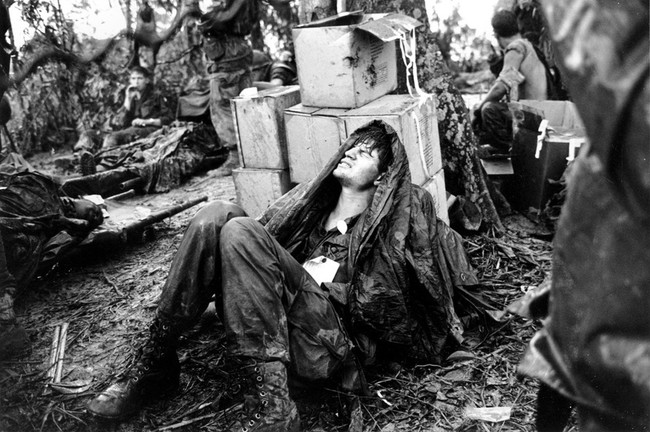 Chùm ảnh nổi tiếng nhất về lính Mỹ trong chiến tranh Việt Nam - Ảnh 6.