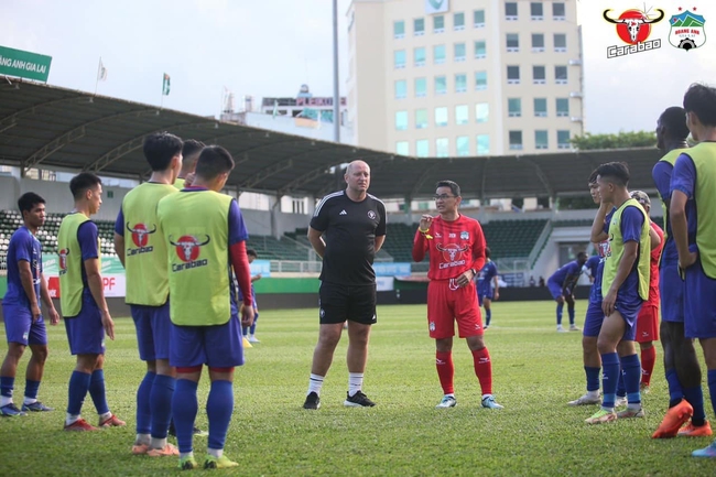 Cựu danh thủ Matt Elliott đến HAGL để làm gì? - Ảnh 9.