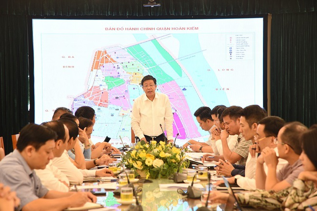 Hà Nội: Quận Hoàn Kiếm muốn được đầu tư các bãi đỗ xe ngầm - Ảnh 1.