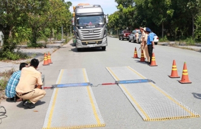 Thừa Thiên Huế: Xử phạt một hợp tác xã vận tải chở hàng quá tải trọng trên 150%  - Ảnh 1.