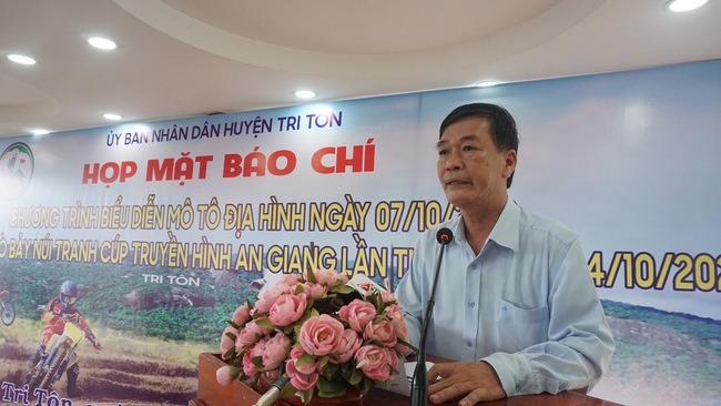 Lễ Sene Dolta của đồng bào Khmer về Bảy Núi, An Giang xem đua mô tô địa hình và Hội đua bò - Ảnh 1.