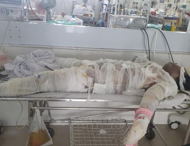 Người cha dùng xăng đốt nhà khiến con ruột chết cháy trong phòng ngủ ở Ninh Thuận - Ảnh 3.