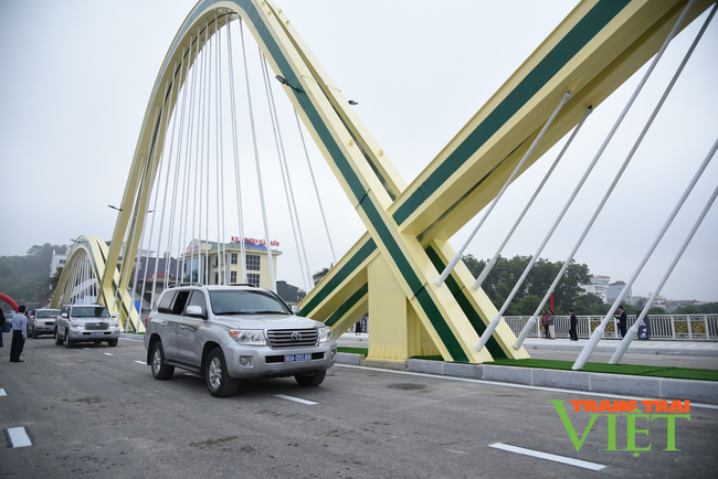 Điện Biên: Thông xe cầu Thanh Bình mừng Kỷ niệm 70 năm Chiến thắng Điện Biên Phủ   - Ảnh 2.